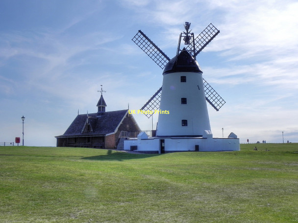 Photo 6"x4" Lytham Windmill and Old Lifeboat House Saltcotes c2011