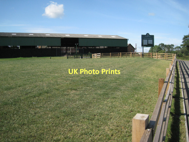 Photo 6"x4" Entrance and sheds, Patrick Farm  Hampton in Arden c2011