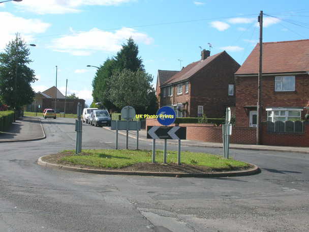Photo 6"x4" Roundabout on Salisbury Road, Maltby Maltby\/SK5292 c2011