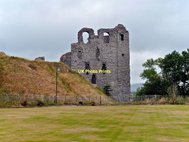 Photo 6"x4" Clun Castle Churchbank c2011