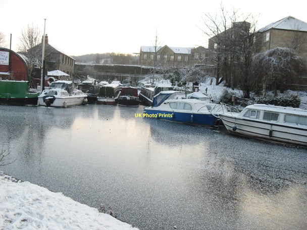 Photo 6"x4" Calder and Hebble Navigation Canal Mirfield c2010