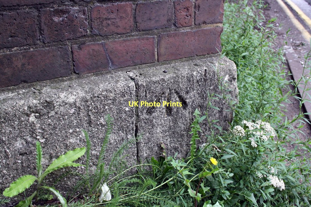 Photo 6"x4" Benchmark on railway bridge abutment, London Road Reading c2011