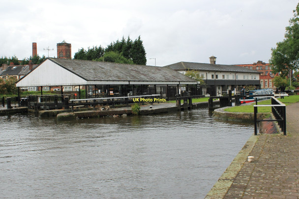 Photo 6"x4" Dry Dock on the Leeds Liverpool Canal Wigan c2011