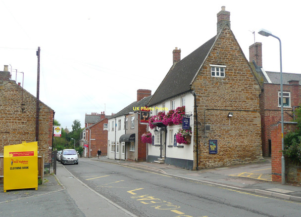 Photo 6"x4" The Stag's Head, Earls Barton Earls Barton c2011