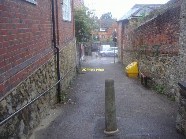 Photo 6"x4" Footpath at the end of Fullers Hill Westerham c2011