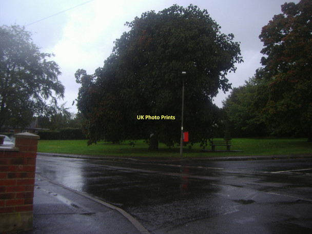 Photo 6"x4" Junction of Main Road and Harrow Road Chevening c2011