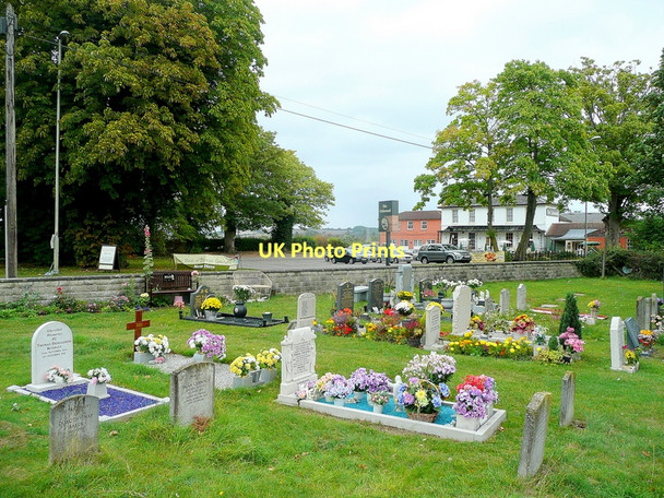 Photo 6"x4" The Oakwood from the churchyard Twigworth c2011