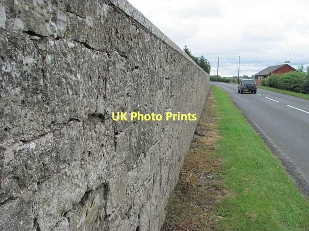 Photo 6"x4" The wall, Hendersyde Park Kelso c2011