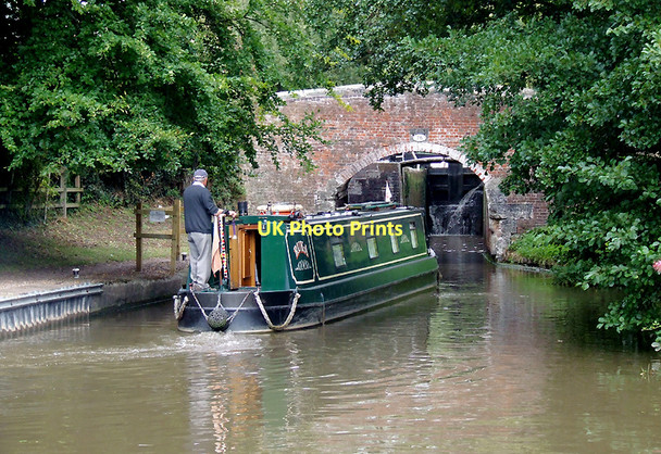 Photo 6"x4" Narrowboat entering Hoo Mill Lock, Staffordshire Little Ingestre c2011