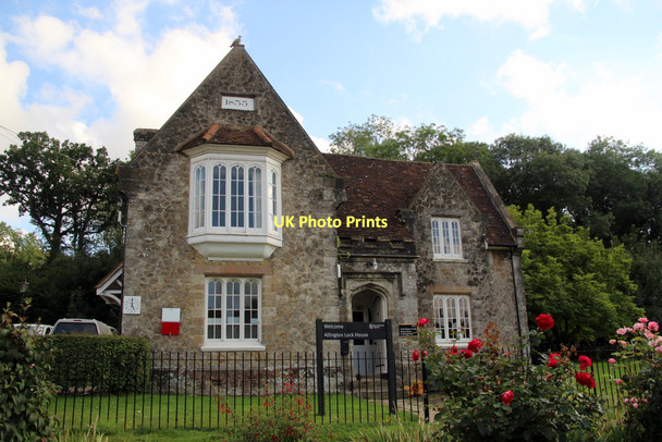 Photo 6"x4" Allington Lock House, Allington Lock, Kent Abbey Gate\/TQ7558 c2011