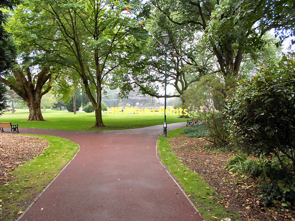 Photo 6"x4" Victoria Gardens, Neath Neath\/Castell-Nedd c2011