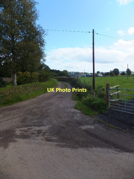 Photo 6"x4" Drive for heavy vehicles to Marsh Farm Washfield c2011