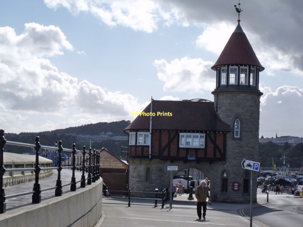 Photo 6"x4" HM Coastguard Station, Scarborough Scarborough\/TA0388 c2011
