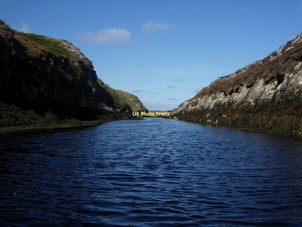 Photo 6"x4" Entrance to Loch Ob Buaile nam Bodach c2011