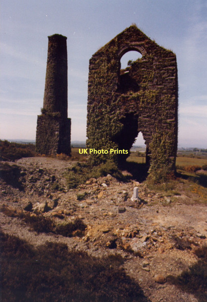 Photo 6"x4" Pearl Shaft Engine House Penysarn c1982