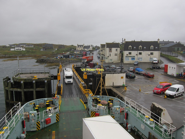 Photo 6"x4" Campervan embarking at Lochboisdale Lochboisdale\/Loch Baghasdail c2011