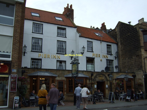 Photo 6"x4" The Pier Inn, Whitby Whitby\/NZ8910 c2011