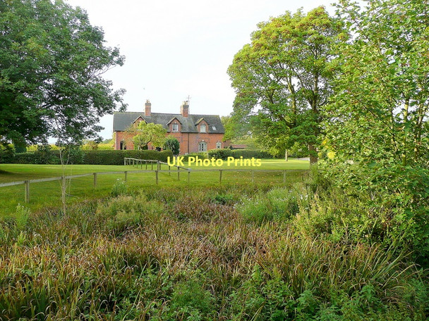 Photo 6"x4" Cottages at Bishop's Norton 3 Bishop's Norton c2011