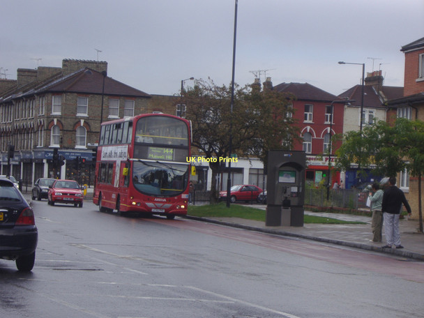 Photo 6"x4" 144 bus on Hornsey High Street Hornsey c2008