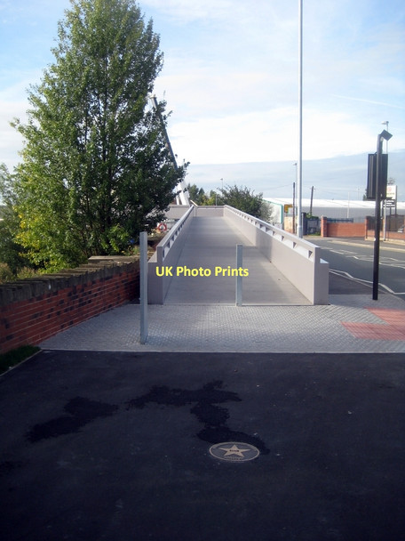 Photo 6"x4" The Hepworth Wakefield - footbridge 1 Wakefield\/SE3320 c2011