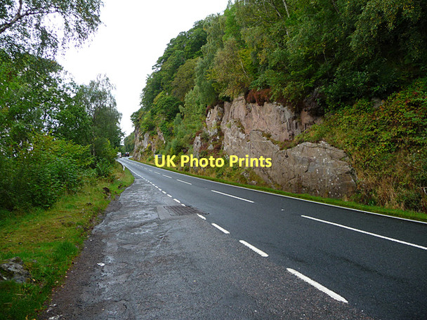Photo 6"x4" Rock face on the A82 Bunloit c2011