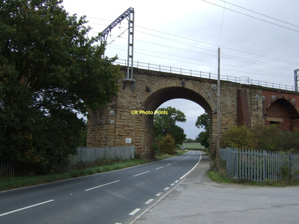 Photo 6"x4" Railway bridge over Shay Lane Walton\/SE3517 c2011