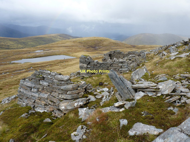Photo 6"x4" The ruins of a shooting (?) bothy high on Tigh M\u00c3\u00b2r na Seilge Loch a' Ch\u00f2inich c2011