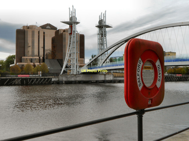 Photo 6"x4" Salford Quays, Quay West and the Lowry Bridge Salford\/SJ8098 c2011