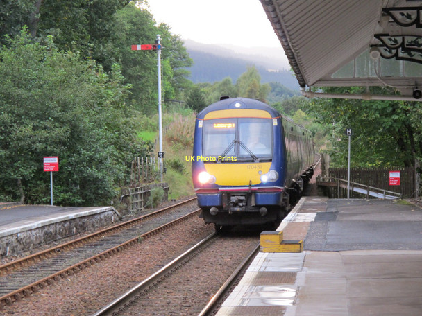 Photo 6"x4" Dunkeld & Birnam station Birnam c2011