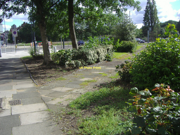 Photo 6"x4" Footpath from Finchley Road to the North Circular, Henlys Corner Hendon\/TQ2389 c2007