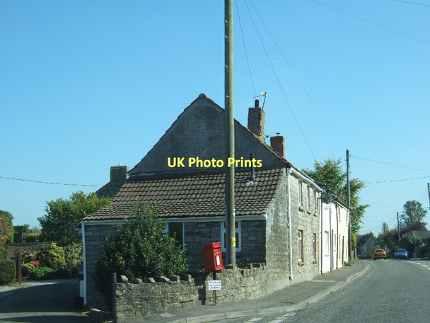 Photo 6"x4" A row of terraced houses in Main Street Walton Asney c2011