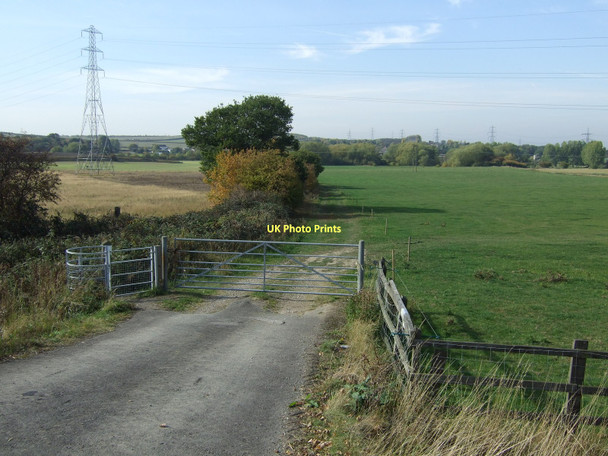 Photo 6"x4" Farm track (footpath) off Sewrbridge Lane Featherstone\/SE4220 c2011