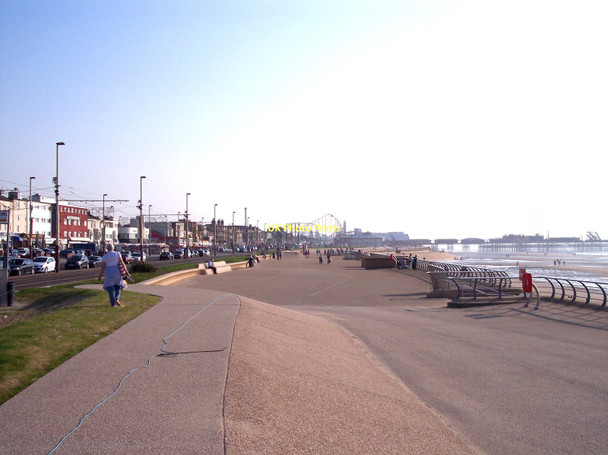 Photo 6"x4" The promenade and South Pier at Blackpool Blackpool\/SD3136 c2011