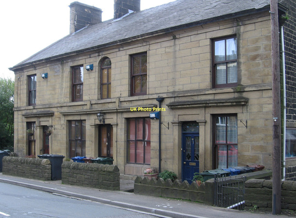 Photo 6"x4" Thurlstone - houses 44-48 on A628 Penistone c2011