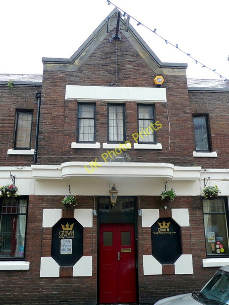 Photo 6"x4" The Crown, High Street, Caernarfon Caernarfon c2009