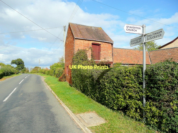 Photo 6"x4" Finger post at the centre of Staverton Staverton\/SO8923 c2011