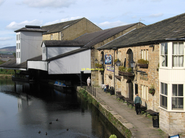 Photo 6"x4" Burnley - The Wharf Burnley c2011