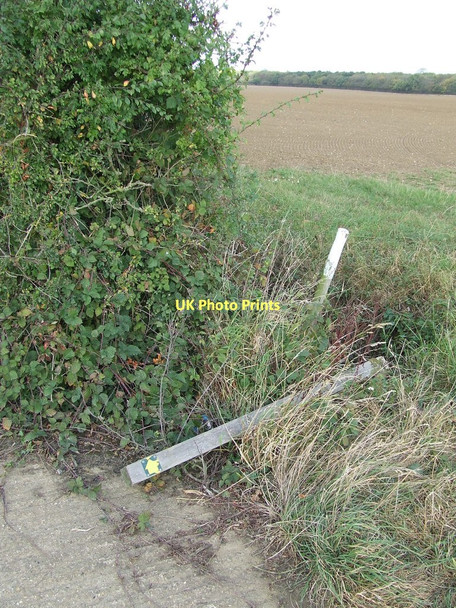 Photo 6"x4" Broken Sign Widgham Green c2011