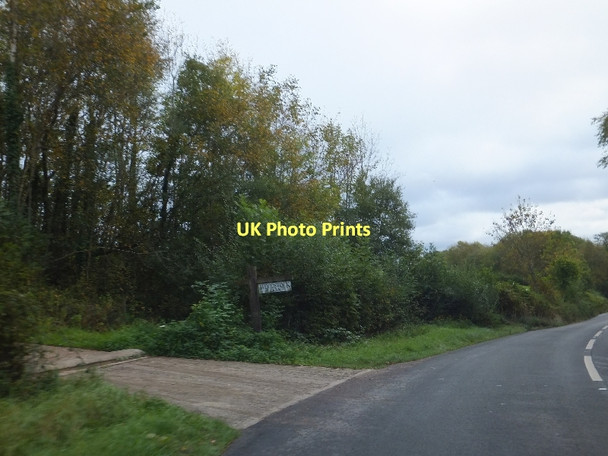 Photo 6"x4" Five Mile Hill passing Woodstock Farm Pathfinder Village c2011