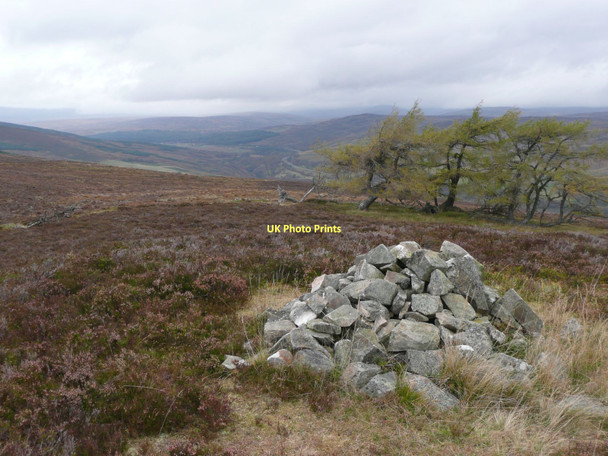 Photo 6"x4" Cairn on An Teampan Calvine c2011