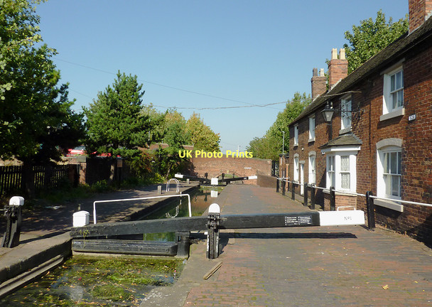 Photo 6"x4" Top Lock No 1 and cottages in Wolverhampton Wolverhampton c2011