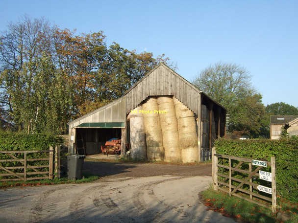 Photo 6"x4" Barn, Woodside Farm Acaster Malbis c2011