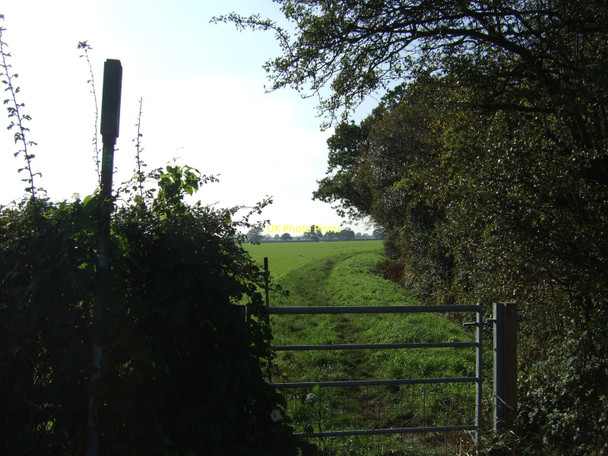 Photo 6"x4" Ebor Way Footpath heading west Bilbrough c2011