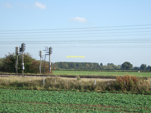 Photo 6"x4" York to Leeds railway Copmanthorpe c2011