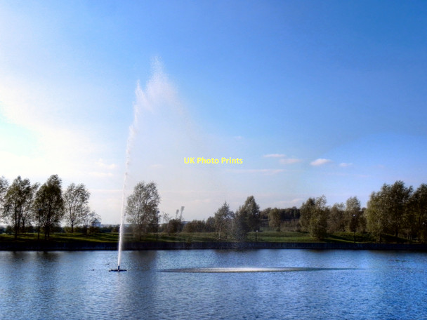 Photo 6"x4" Fountain, Doncaster Lakeside Doncaster c2011