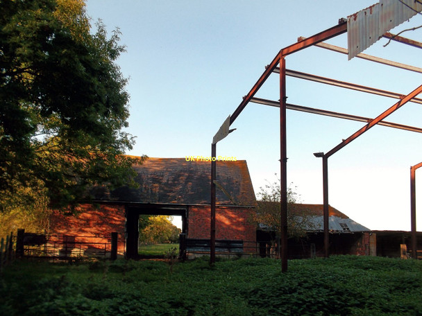 Photo 6"x4" Common Barn Didcot c2011