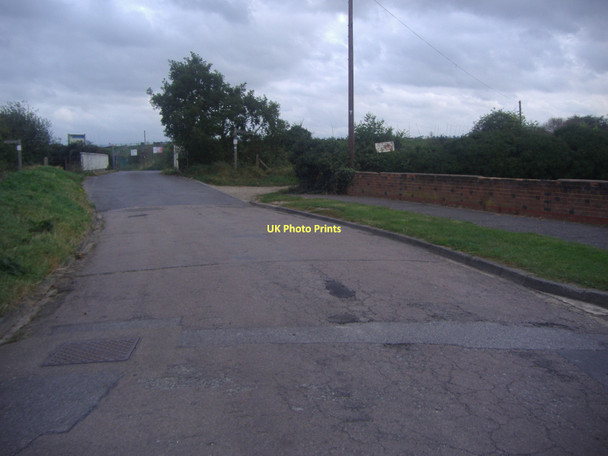 Photo 6"x4" Ray Road, West Molesey East Molesey c2011