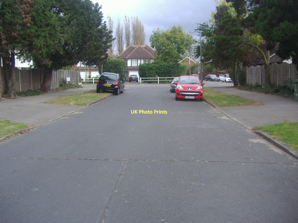 Photo 6"x4" Tudor Drive, Hersham Walton-on-Thames c2011