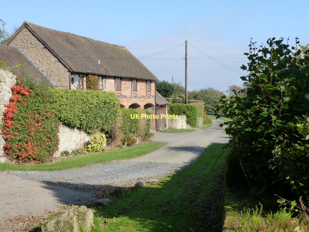 Photo 6"x4" Dingle Cottage at Preen Church Preen c2011