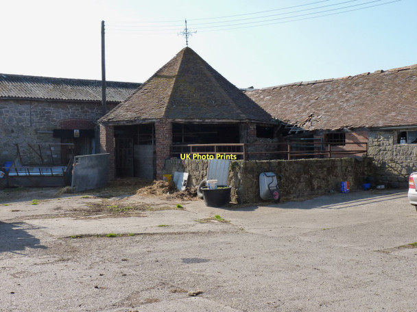 Photo 6"x4" Horse Mill (Horse Engine House) at High Fields Farm Broome\/SO5298 c2011